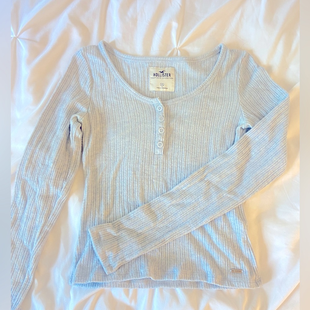 baby blue hollister button up long sleeve